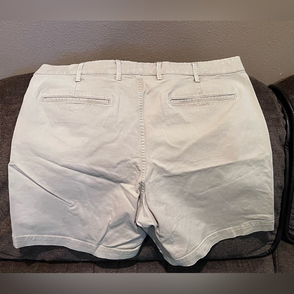 GAP men’s khaki 7 in shorts 38 in waist. - Picture 4 of 4